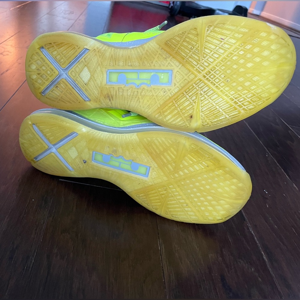 Nike Lebron 10 volt